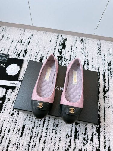代购级 出厂 小香24 A玛丽珍 芭蕾鞋 新品最美系列 香家高级感这块总让人大写的服气 看起来蛮简单的款式 但上脚就莫名很高阶 之前好多人找我要上班的单鞋这款举