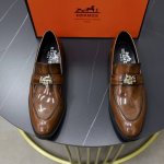 牛里 品牌：爱马仕 尺码：38-44 45可定制 等级： 专柜经典款 材料： 原版牛皮鞋面 舒适牛皮内里 原版耐磨轻便防滑大底 款式类别：正装休闲皮鞋 颜色：