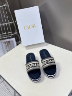 290 Dior迪奥春夏新款厚底拖鞋 Cd字母Logo立体刺绣厚底圆头露趾拖鞋 原版开发市面顶级版本，脚感柔软细腻，大底超级轻 舒适度极高 材质:鞋面进口电绣刺