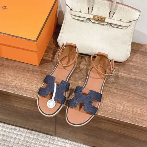 高品质！ Hermes 爱马仕经典Santorini 凉鞋 新设计灵感还是遵循传统经典 H 鞋面，搭配精致踝带、可调节系带，适合日常穿着、打造时尚悠闲风格业内独