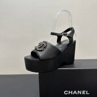 360 chanel｜香奈儿小香经典春夏新品 双C厚水台厚底松糕底凉鞋 这一季的春款真的太爱了！ 网纱若隐若现 性感又不失甜美~