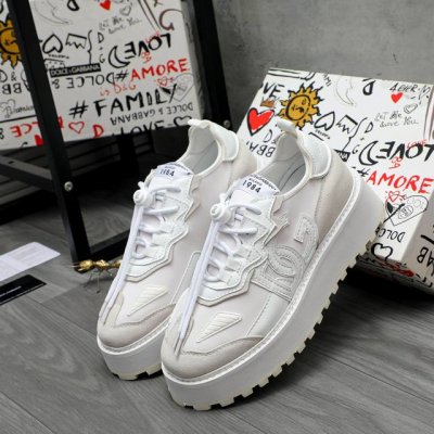 商品商标：D&G 杜嘉班纳 情侶款休闲鞋正码码数: 35-46商品材料：精选牛皮拼接织布鞋面 牛皮鞋墊 橡胶大底