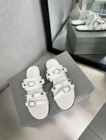 25ss Balenciaga 巴黎世家最新系列个性铆钉真皮大底平底拖鞋牛皮面35-41，出厂