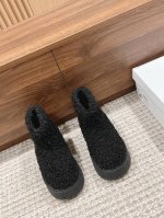Smfk 设计师品牌23最新厚底沙漠雪地靴 吴宣仪同款 国潮人气火爆非常很耐看 四季都能穿的雪地靴超级百搭不挑脚型 整体选用沙漠色系颜色亮眼 不单调 好搭配 鞋