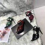 编号5109-39 漆皮 圣罗兰超高跟凉鞋26个色 图片跟高：10Cm 面料材质：鳄鱼纹 里料材质：羊皮 出厂价胶底：P270米 皮底：P310米 码数：34-
