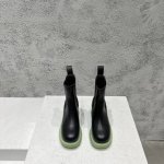 冲量价: 顶级高端版本 代购品质 原版开发 Bottegaveneta 葆蝶家 新款高跟厚底中筒短靴。2024Ss官网同步新色超级大爆款，再次升级版本。耗时三个