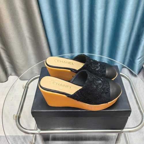 Chane*｜小香25C新品粗跟双c菱格厚底拖鞋夏天一定要入的凉拖系列可文艺可时髦 穿搭率实在太高了厚底在拉长腿方面真的yyds百搭舒适 上脚秒变大长腿！鞋面采