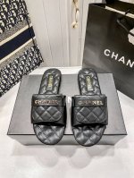 橙子出厂价110 chanel 香奈儿春夏新款 菱格书包扣平底拖鞋 一字拖 休闲凉拖 码数：35-41