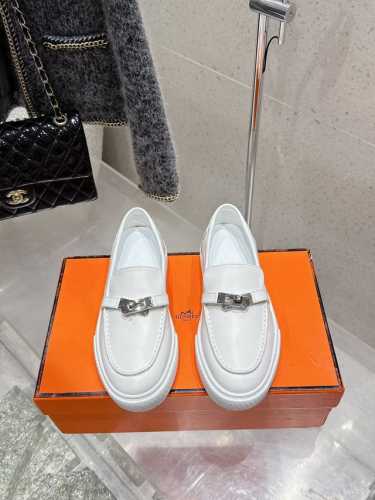 代购级 情侣款 男10 Hermes 爱马仕 H家 Game Kelly扣厚底乐福鞋 小牛皮乐福鞋风格免系带休闲运动鞋，搭配功能性镀钯Kelly鞋扣。 原版定制