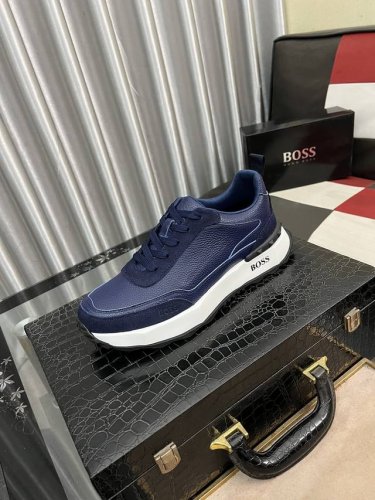 出厂价： Boos 男鞋休闲鞋原单品质鞋面采用进口小牛皮，超透气舒适内里做工精细，高端大气 有时尚典范造型 发泡透明耐磨大底，穿着舒适，值得拥有 码数：38–4
