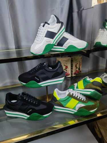 工厂价： 汤姆 Tom Ford 美国复古轻奢 情侣款size：35-44 Tom Ford设计师曾经是古888驰的设计师，来自美国品牌，贸易单，国内罕见，不易