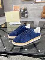 B 顶级代购 C 炸街情侣运动鞋新品来袭，专柜同步发售原厂配置，意大利进口原版牛皮面料，全进口水染牛皮里垫，鞋底：原厂特供原版底超级舒适，原厂跟单货 高品质，可