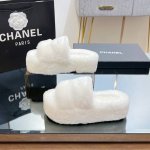 顶级版本 跑量不议价 Chanel 香奈儿 专柜同步新款防水台厚底毛拖鞋 羊毛拖鞋 系列火爆上新，这一季毛拖香家小爆款！ 认准我家细节实力拍 专柜买版按正品1：