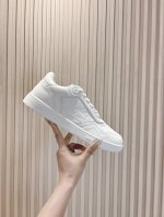 Dior迪奥b27情侣款运动系列 现在市面炒得最火的一款休闲鞋：低帮款，高帮款，情侣款 Aj款没买到的宝宝们可以疯抢这双，因为这两双整体设计都有点相似 M多网红