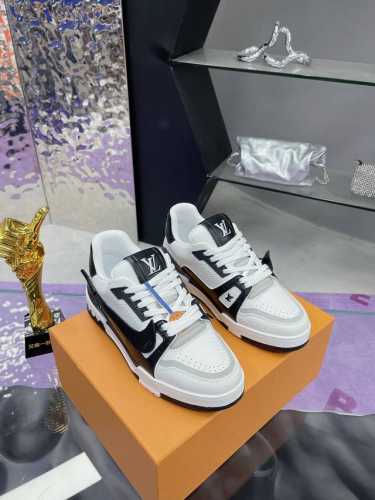 工厂价 Lv耐克联名系列 原版开发 品质出货 欢迎对比 Lv板鞋系列 Lv Trainer Maxi运动鞋将成衣系列的宽松廓形引入virgilabloh笔下的l