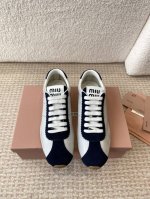 miumiu 缪缪 25Ss早春新款 走秀新款一脚蹬懒人鞋 德训鞋 官方春夏走秀新款，时髦百搭 即可咸又可甜 一点也不磨脚 无论光脚穿还是搭配袜子穿都超级减龄
