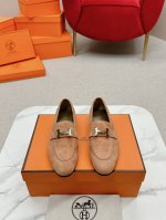 Herme‘C，全网独家纯手工制作，私人高端定制，经典手工坊～～大货实拍 Royal乐福鞋，非常的经典，百搭，简约，拼色设计，上脚非常的修脚，公认的舒适度爆表。