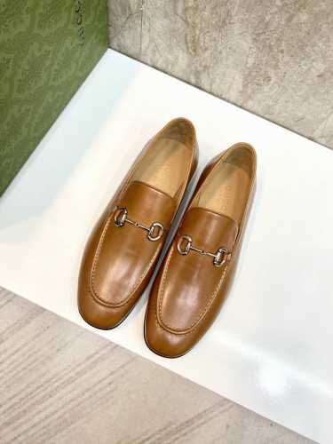 原版真皮大底 品牌：GUCCI 古奇 标准码：男码38 44 45 46可以定做 等级：官网同款 原单品质材料：原版牛皮 水染牛皮内里 原版真皮大底款式类别：男