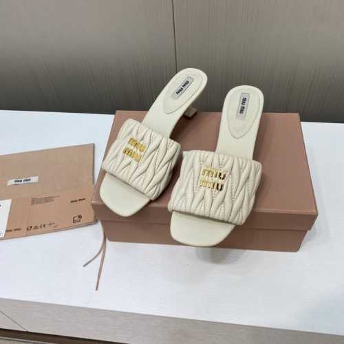 出厂价 顶级品质 Miumiu谬谬2024春夏新款柔软小羊皮皱面凉拖鞋系列 可甜可盐的喵喵女孩 褶皱的鞋面给这款凉拖增添不少少女心。 原版 1：1开发，各大明星