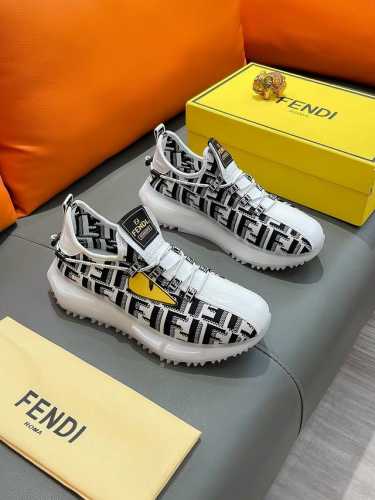 商品名称：Fendi 芬迪 正规码数 38-44 休闲鞋 商品材料：精选 牛皮鞋面，柔软羊皮内里；原厂大底。