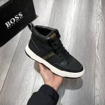 出厂价 Boss新款休闲高帮鞋 时尚百搭， 版型简洁大气， 面料采用进口牛皮配布，羊皮内里，原版耐磨橡胶大底，独家新款，实物拍摄，三色可选，码数：38-44，