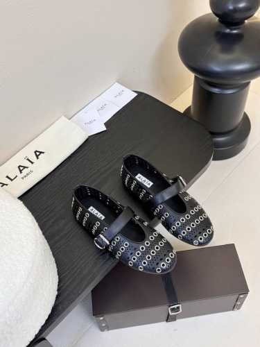 ALAIA 25ss 春夏 芭蕾舞鞋 法国高端一线高定品牌 AzzedineAlaia:时尚界最后的手艺人只忠于展现女性身体曲线的裁剪之王 始创于1979年的品
