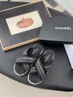 Chanel 24P新款交叉拖鞋上脚很舒服 适合日常通勤鞋面采用妮布 非常柔软Size：35-39 其他码数定