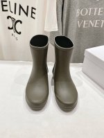 高版本出厂 Celine 赛琳24Ss夏季网红明星爆款雨靴系列 入手一款本季颜值爆表雨靴，国内专柜个位数限量，不是vic完全是拿不到的，我真是太幸运了，真是大爱