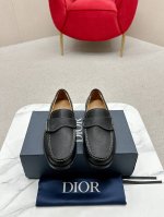 Dior 迪奥 休闲皮鞋商品材料：精选 意大利进口头层开边珠牛皮鞋面+经典五金扣，进口水染牛皮内里。强烈立体视觉效果，原版大底 码数：39-44 男38.45定