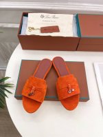 Loro Piana 乐悠翩雅 代购级别2025春夏新品 Summer Charms 经典金属吊坠羊猄面拖鞋 LP是意大利顶级奢侈品牌 低调奢华 设计都是一贯纯