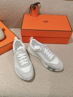 工厂价 爱马仕 Hermes 2024春夏经典情侣款 Bouncing 休闲系带百搭运动鞋 H家厚底时尚风格拼色跑鞋 材质：鞋面进口小牛皮拼接进口羊猄皮+水染羊