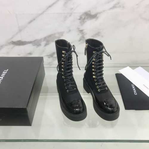 布面 Chanel 香奈儿秋冬专柜新款绑带拼接马丁靴 鞋面：布面 牛皮 内里：进口羊皮 鞋底：原版开模tpu 码数：35-39 40定做不退换