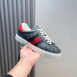 工厂 Gucc* 牛皮里 顶级代购 炸街运动鞋专柜同步发售原厂配置，鞋面选用原版胶料，高品质复杂工艺品，防臭的牛皮内里垫，鞋底原厂特供原版底超级舒适，原厂跟单货