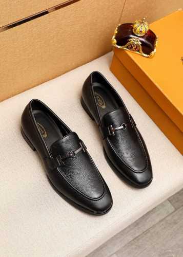 商品商标：Tods 托德斯 休闲皮鞋正码码数: 38-44 45订制商品材料：精选 头层荔枝纹牛皮鞋面+奢华五金扣，进口牛皮内里 强烈立体视觉效果，橡胶大底颜