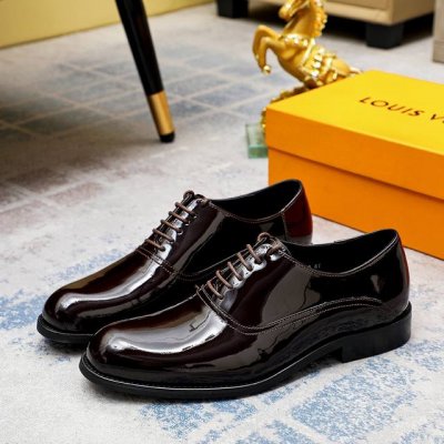 工厂价 Louis Vuitton 路易威登 新款官网爆款！原版一比一复刻，那种沉稳内涵儒雅的品味无法言喻的开启时尚鞋履的旅程从容应对各种场合！大牌的气势不言而