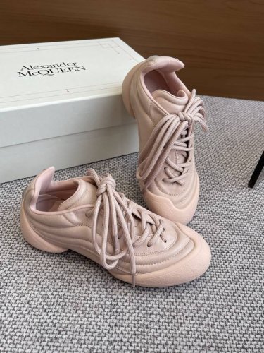 女 400 男420 alexander Mcqueen 亚历山大·麦昆 秋冬最新 Flexion系列 复古休闲 运动鞋 情侣款 原版购入开发 做货 这款Fle