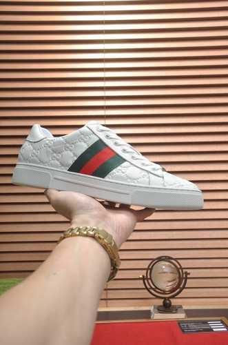 出厂价 GUCCI 古奇 官网1:1运动男鞋火爆上市，采用原版布料+水染羊皮内里，再加官网原版1:1舒适大底。时尚百搭，着脚超舒适、透气。标准鞋码38 45 4