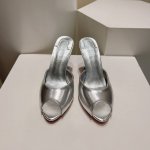 顶级版 原版盒 Christian Louboutin 2024S原版做货重工cl经典漆皮鱼嘴高跟拖鞋～ 鞋面：黑于红的极致冲突，完美诠释正装高跟鞋的经典，楦型
