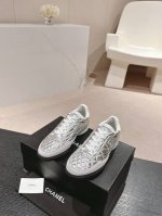 Size： 35 40。 41定做不退换 顶级货 最新金银角 棒球鞋来啦~~~ 初夏第一爆款来袭 宝贝们金手指动起来！ -明星同款 杨幂 Angelbaby 宋