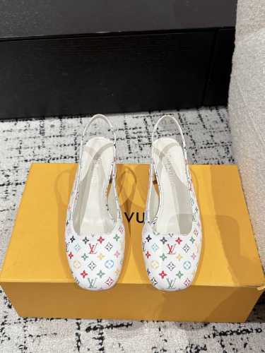 Louis Vuitton 25 隆上村联名 Swing最新 圆头后空 5.5粗跟 玛丽珍鞋 简约精致，高级感满满，尽显优雅气质～ 上脚超好看，拉满了夏日美鞋绝
