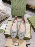 出价 原版级 Gucci 经典春款单鞋 经典必须精品水晶钻双g扣 新款 最新爆款 2024官方同步出新 代购级别！Gucci 高版本单鞋上脚特别的秀气！原版套楦