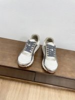 男款10情侣款顶级版本brunello Cucinelli 新款bc经典休闲鞋运动鞋 Bc是意大利知名品牌，极简主义风格，复古又高级！简约又大气，属于非常耐看的