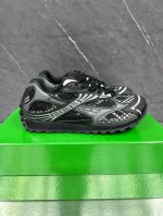 bv Orbit运动鞋 王一博 同款 情侣款老爹鞋 Runner运动鞋，采用轻质科技网布面料。 搭配几何图案设计橡胶外底。 女款 王炸系列 高版本 认准套包工艺