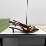 Gucci 24S 金属链条后空凉鞋 长到心巴儿上了~爱了~爱了！ 元气少女 活力满满 随意搭配轻松搭出时尚感 面料采用进口小牛漆皮 内里采用进口羊皮 意大利进