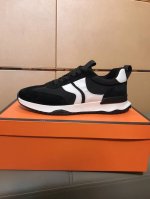 出厂价 Prada 普拉达 新款男士时尚运动休闲男鞋高端精品细节精致考究，鞋面选用磨砂皮拼接透气面料设计，猪皮垫脚轻便耐磨防滑原版大底，穿着舒适工艺精典，做工精