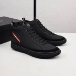 Prada 普拉达 高帮运动休闲鞋。 。鞋面采用牛皮，羊皮内里，橡胶大底，脚感舒适，男码38-44，按平时穿着码数选择。