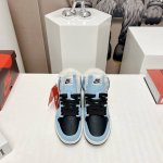 出厂:毛鞋 独家顶级版本 Air Jordan耐克联名23vs秋冬季最新王炸爆款系列 情侣彩色拼毛休闲鞋 唯独一款牛皮拼接纯羊毛的高帮鞋，耐克乔一情侣毛鞋让鞋迷