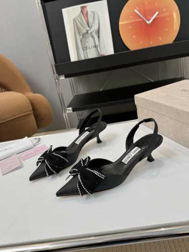 price: 340 品 牌：Jimmy Choo 2025吉米周专柜同步主打精致 舒适度休闲 甜美 无解风都轻松满足 Blingbling 迎面扑来高贵典雅的