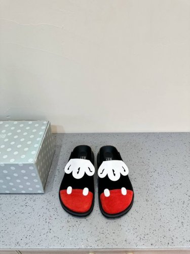 代购级 Birkenstock 勃肯 24Ss 秋季新款 米奇款 包头半拖鞋 人体工程学设计 软木乳胶鞋床 轻便舒适 脚感满分 脚蹬上就能走 穿脱超方便 Siz