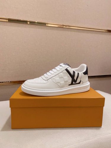 Lv 路易威登 最新潮鞋休闲鞋实体店爆款 新品春夏季舒适进口定制原版牛皮，独特提花面料元素设计 搭配羊皮内里，Lv原版底，高端包装高品质细节决定品质、可随意进出